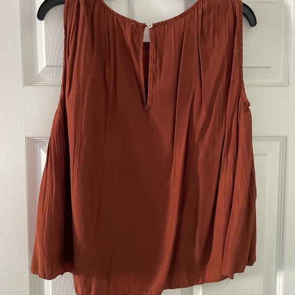 Rust boxy tank - Picture 2 of 2